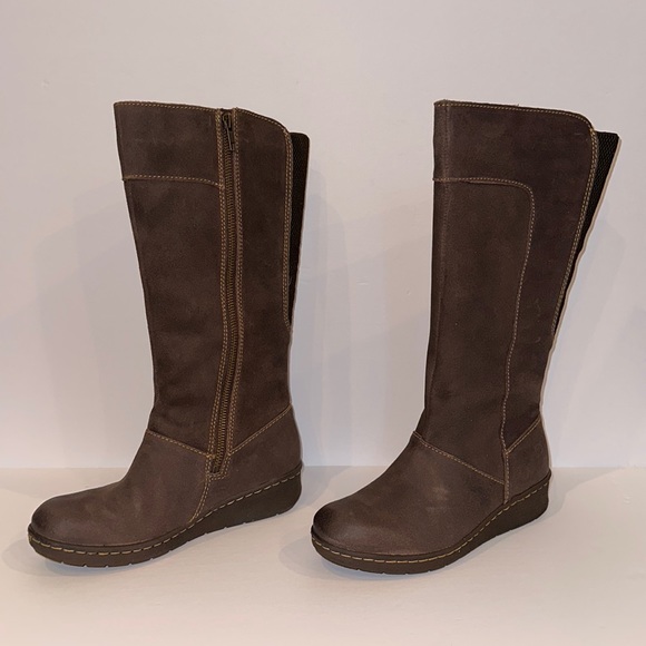 Born Brandenburg women’s boots. Sahara distressed leather. Size 7.5. - Picture 2 of 12